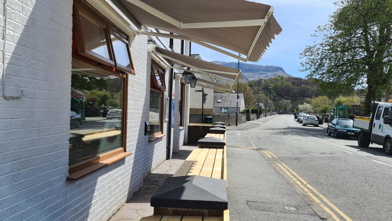 Y Gwynedd Inn ランベリス エクステリア 写真