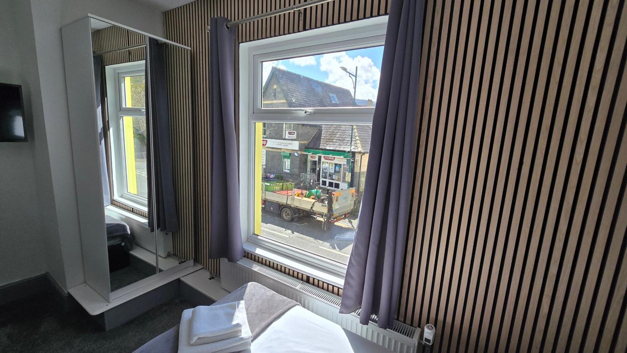 Y Gwynedd Inn ランベリス エクステリア 写真